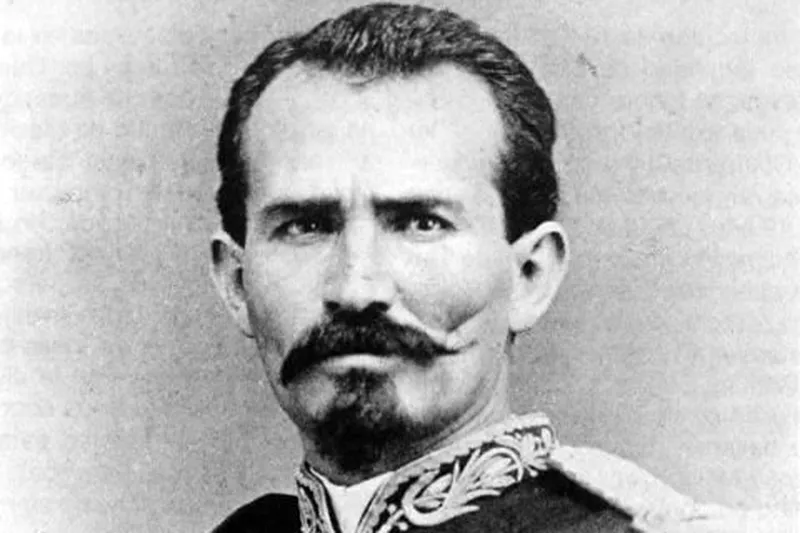 Manuel González Flores